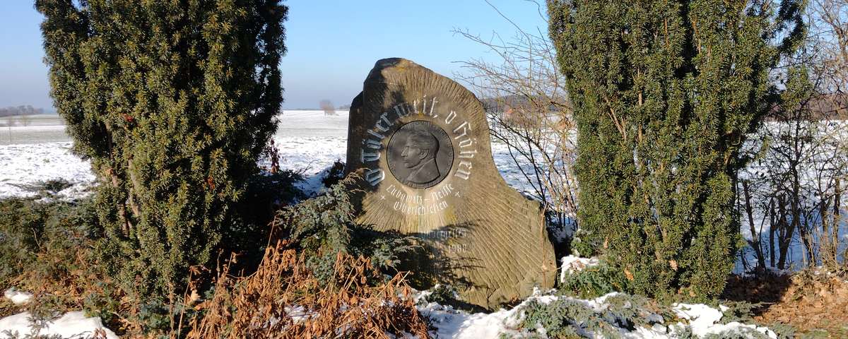 Eichendorff-Denkmal im Schnee